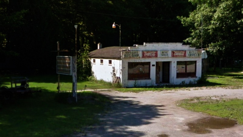 Whitestone Gift Shop (Whitestone Grocery) - 2018-19 Street View (newer photo)